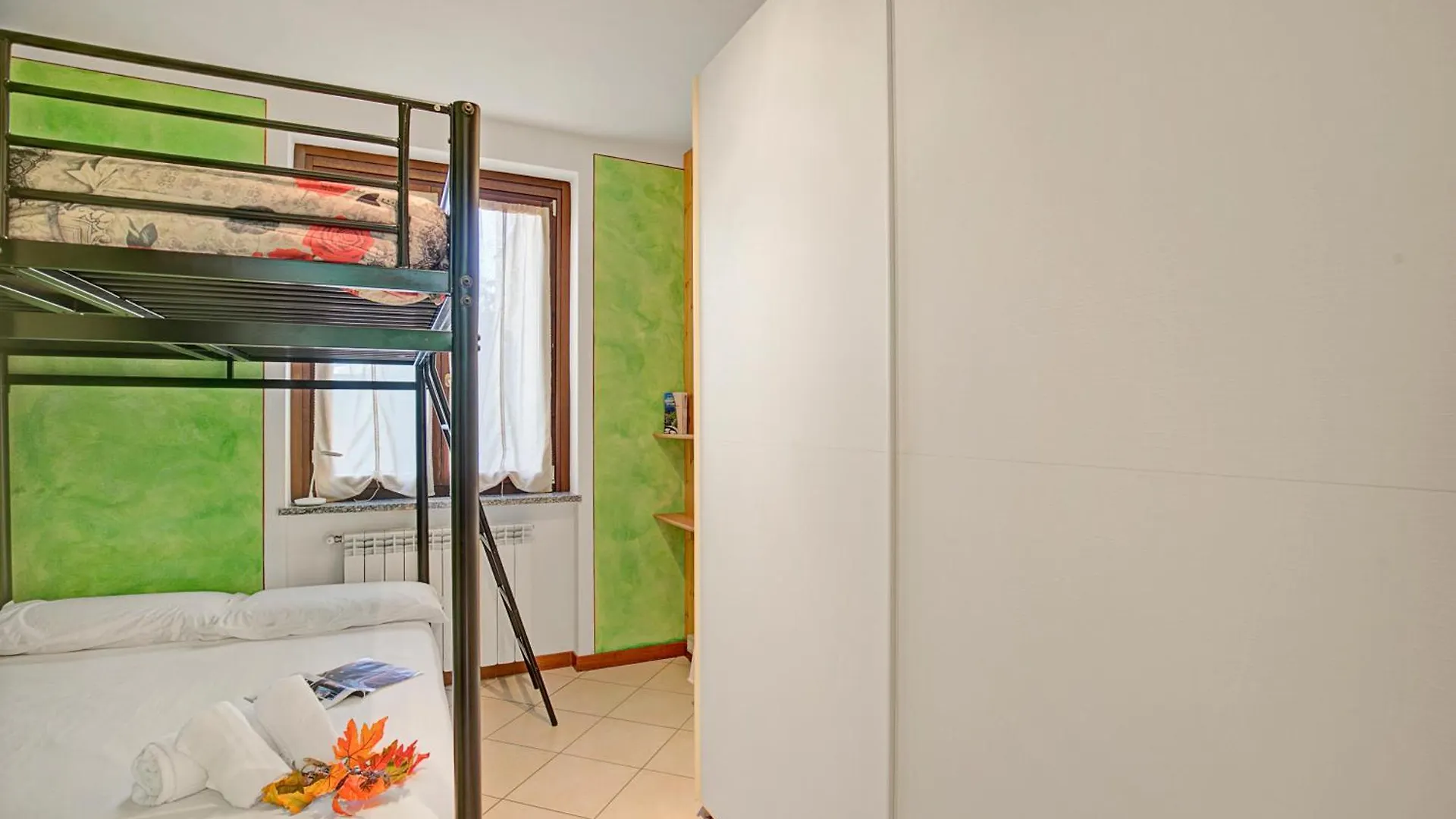 Holiday Sun Terrace Private & Shared Pool - Happy Rentals Puegnago 0*,